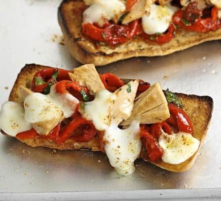 Pepper & tuna panini pizzas