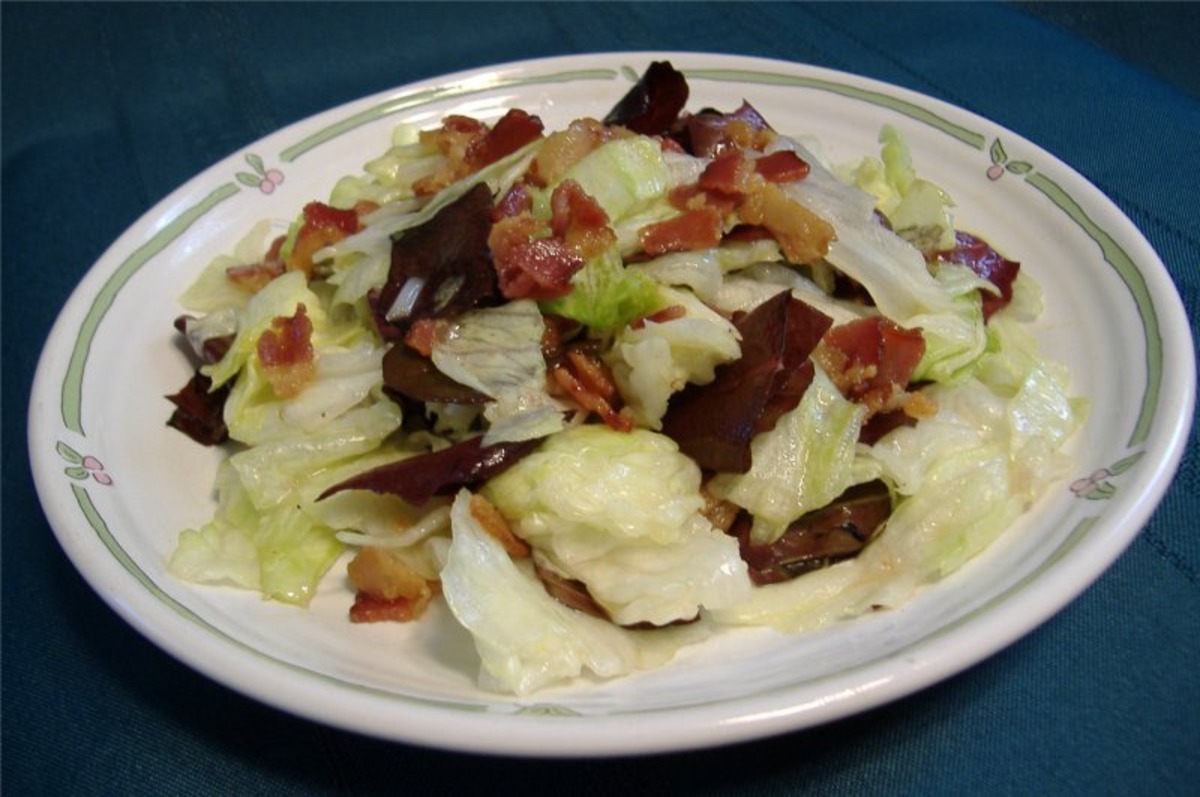Lettuce Salad With Bacon Dressing